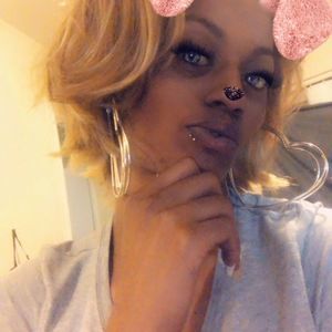 Meet your Posher, Zaneekqua